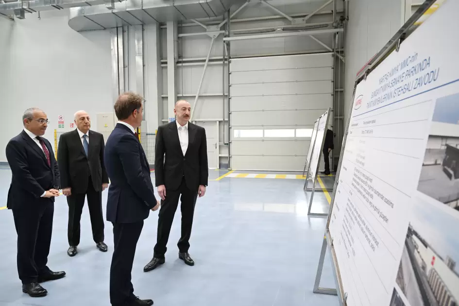 Prezident İlham Əliyev Sumqayıt Kimya Sənaye Parkında bir sıra müəssisələrin açılışını edib