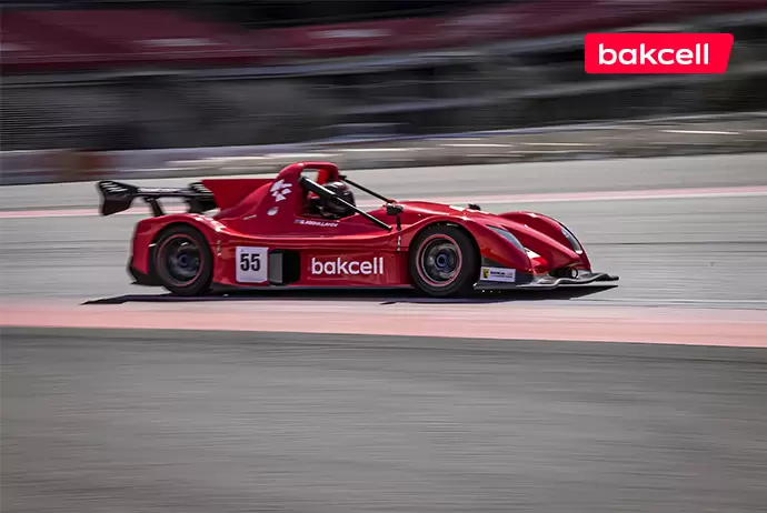 55 nömrəli “Bakcell” avtomobili nüfuzlu sürət yarışında - VİDEO