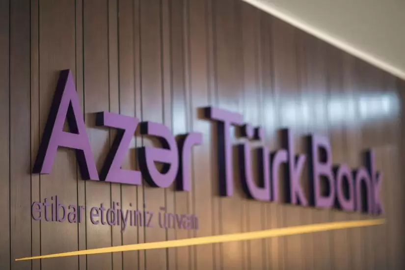 "Azər Türk Bank"ın işçisi vətəndaşın vəsaitini başqasının hesabına köçürdü, pul isə xərcləndi - VİDEO