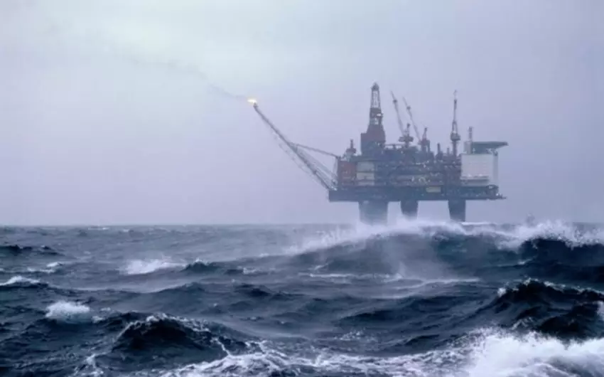 Xəzərdə üzən gəmilərə xəbərdarlıq edildi - DALĞANIN HÜNDÜRLÜYÜ 6 METRƏ ÇATACAQ