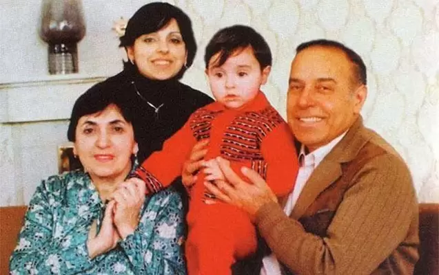 “Anamın 40 ildir yanımda olmadığına inanmaq çox çətindir”