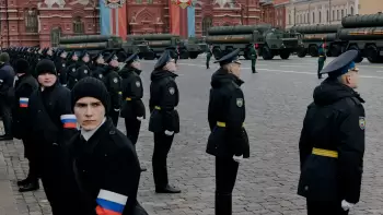 Rusiya Qələbənin 80-ci ildönümü şərəfinə Ukraynaya sülh təklif edib