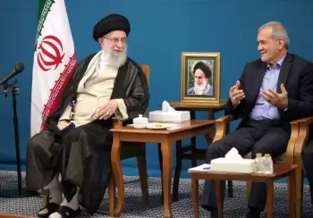 Pezeşkiyan Xameneyidən ABŞ ilə danışıqlarda mövqeyini yumşaltmağı xahiş edib