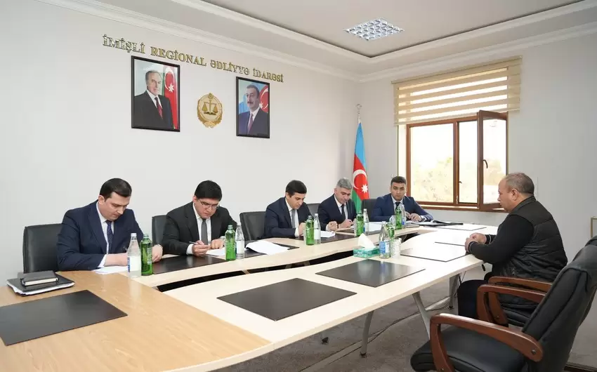 Ədliyyə naziri İmişlidə vətəndaşları qəbul edib