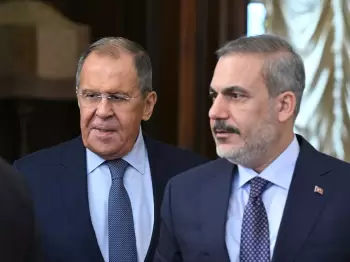 Türkiyə və Rusiya XİN rəhbərləri Ukrayna münaqişəsini telefonla müzakirə ediblər