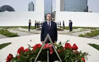 Belarusun Baş naziri Zəfər parkını ziyarət edib