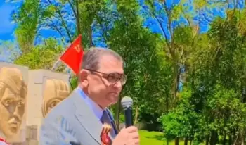 SSRİ bayrağı qaldıran şəxs vəzəifəsindən azad edilib