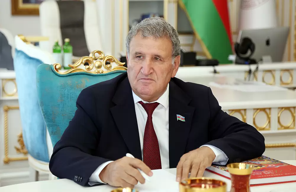 İsa Həbibbəylinin aylıq maaşı görün nə qədər imiş